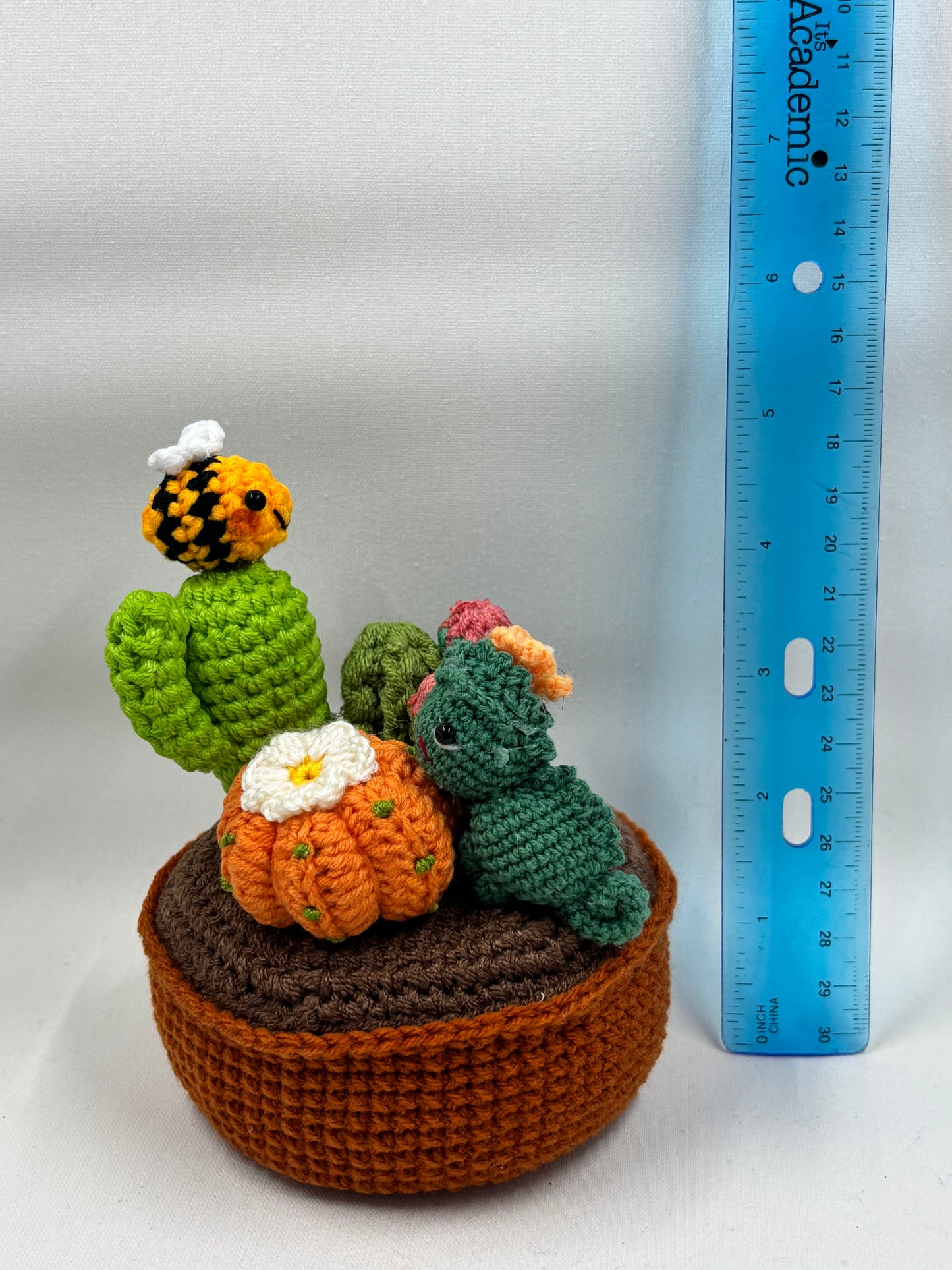 Crochet Cactus Pot with Lizard