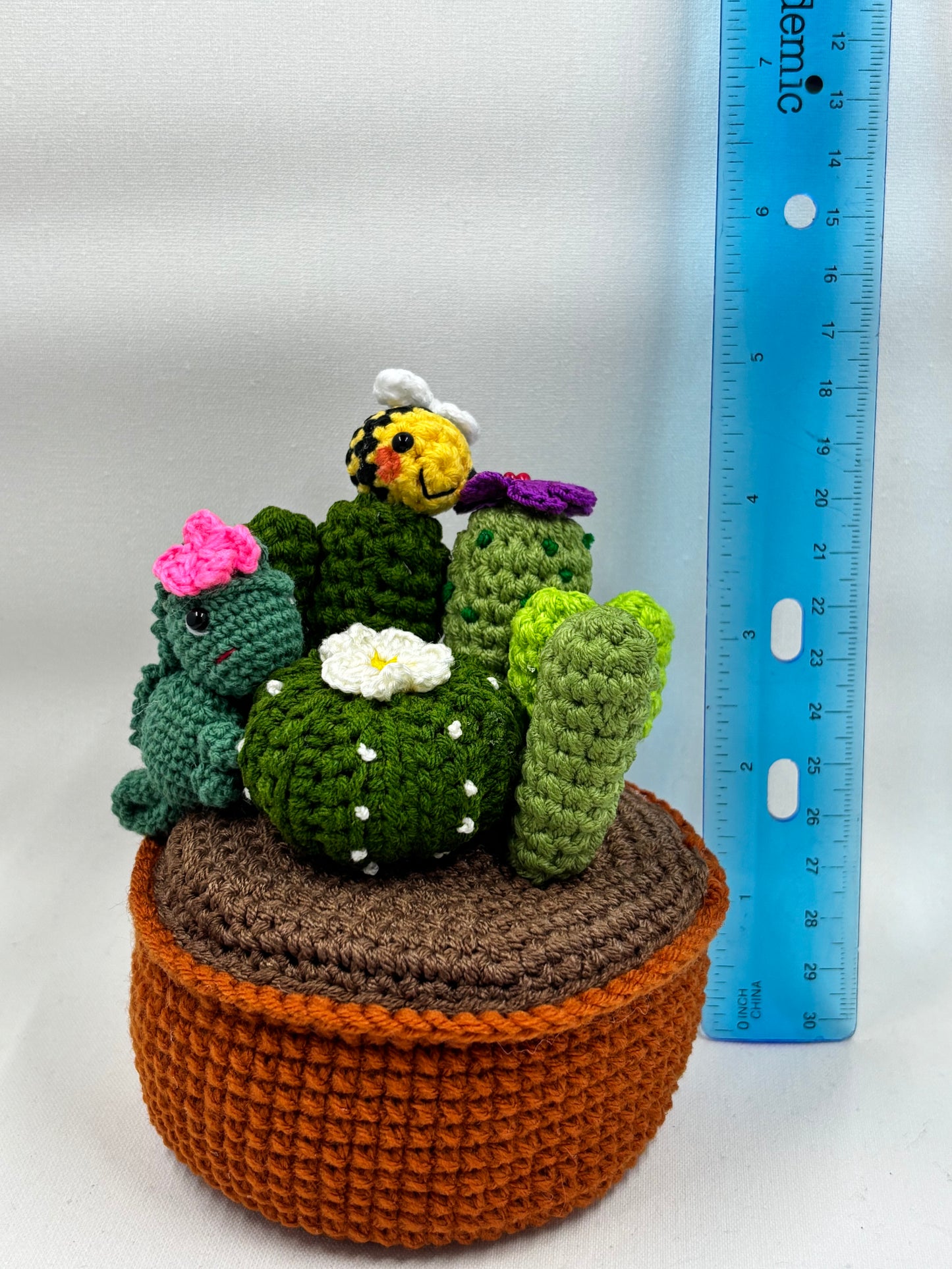 Crochet Cactus Pot with Lizard