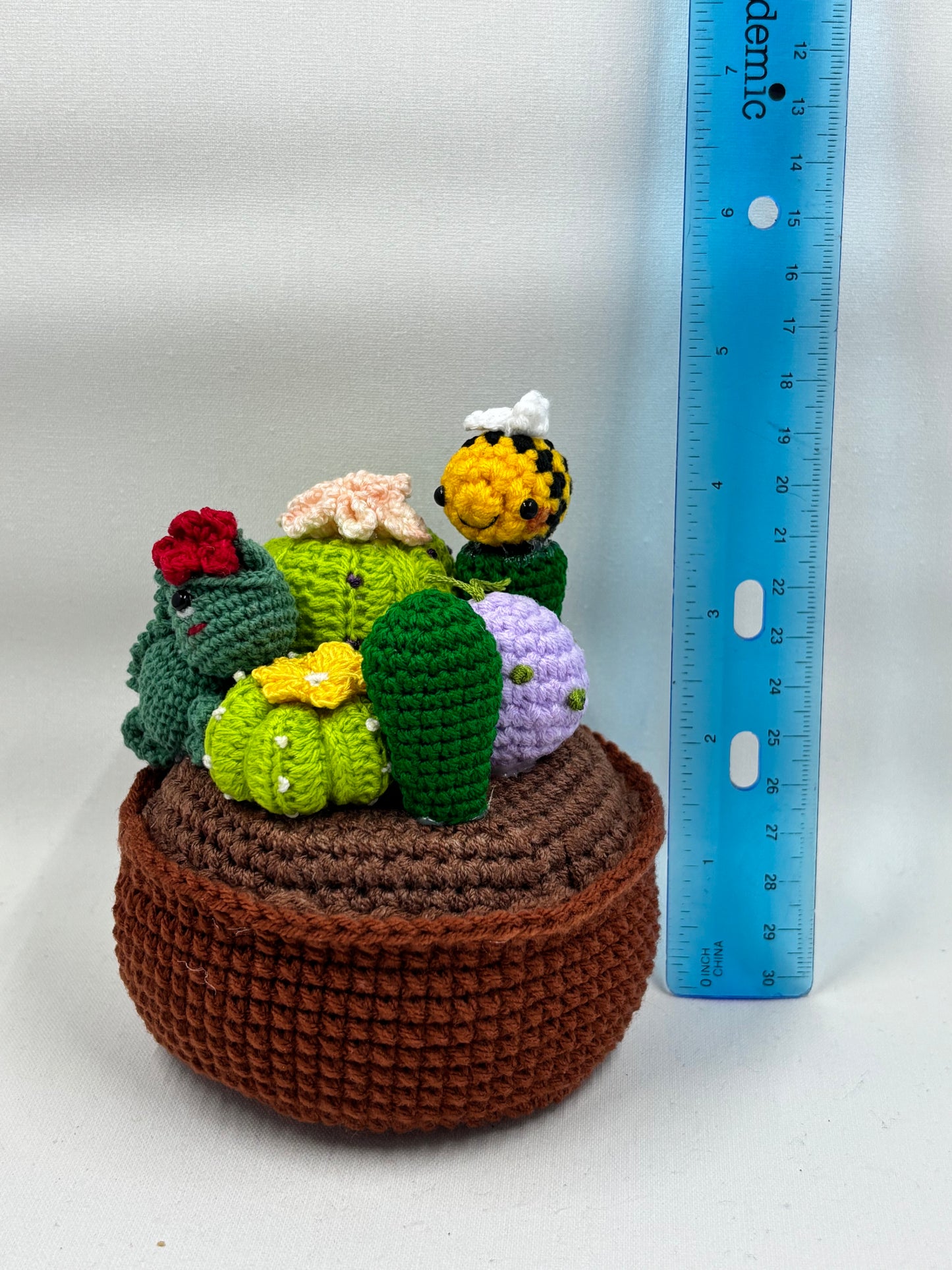 Crochet Cactus Pot with Lizard