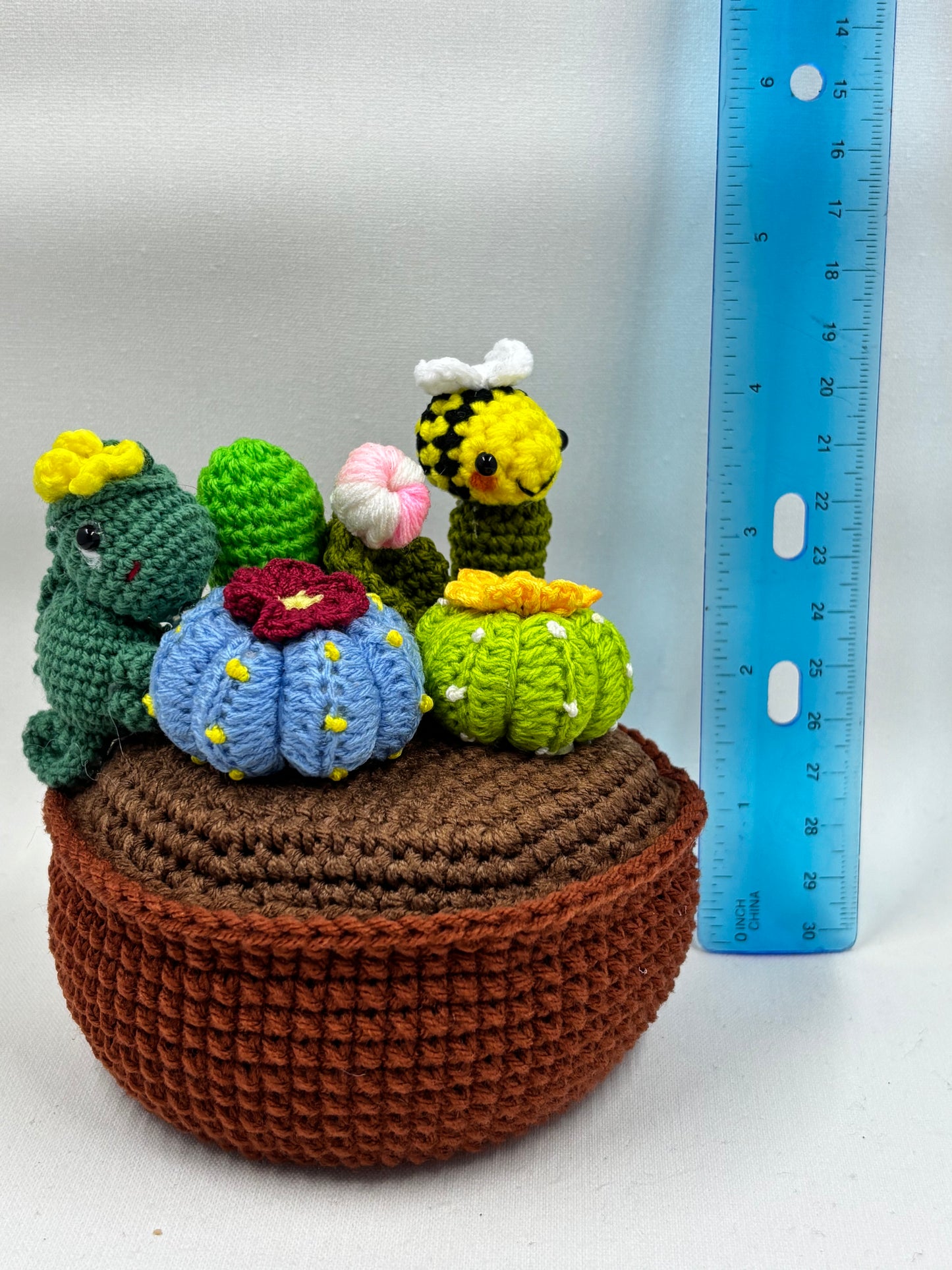 Crochet Cactus Pot with Lizard